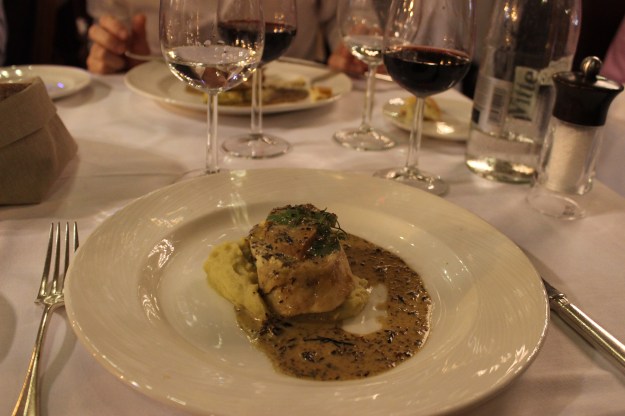 Farmhouse chicken Tournedos Rossini, vin jauce sauce, artichoke purée 